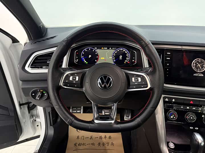 Фото 8 - Volkswagen T-Roc