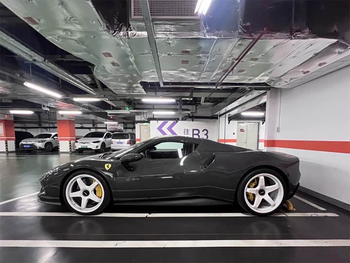 Фото 9 - Ferrari 296