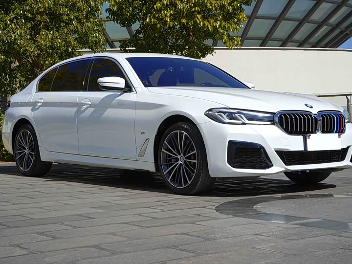 Фото 2 - BMW 5 Series