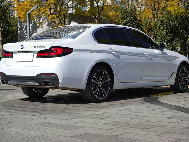Фото 5 - BMW 5 Series