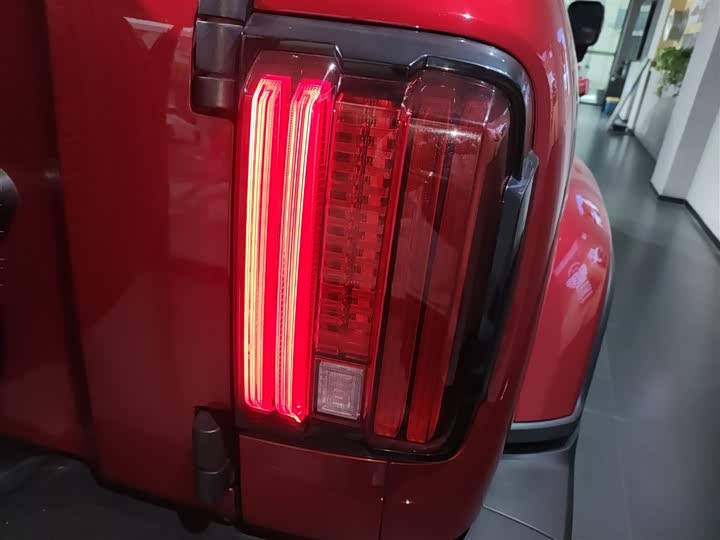 Фото 8 - Tank 300