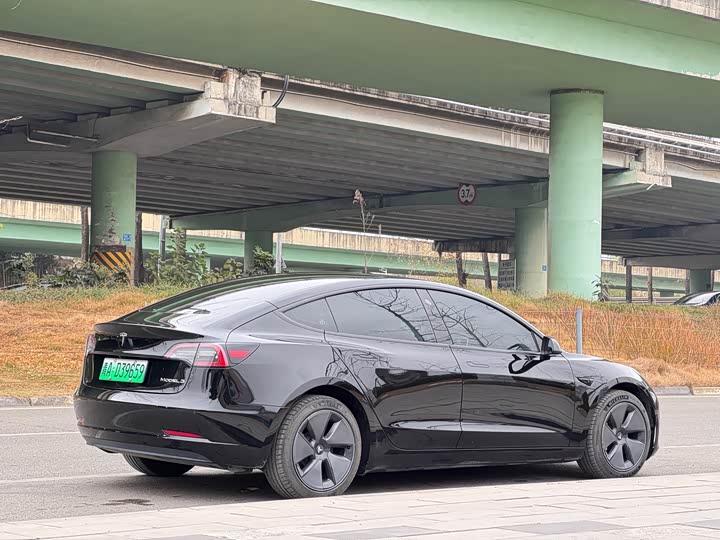 Фото 5 - Tesla Model 3