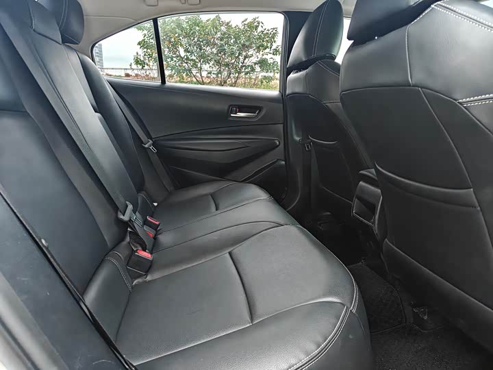 Фото 9 - Toyota Corolla