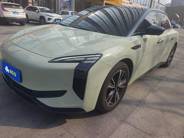 Фото 1 - Hongqi EH7