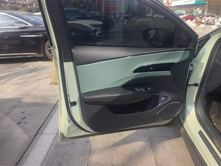 Фото 7 - Hongqi EH7