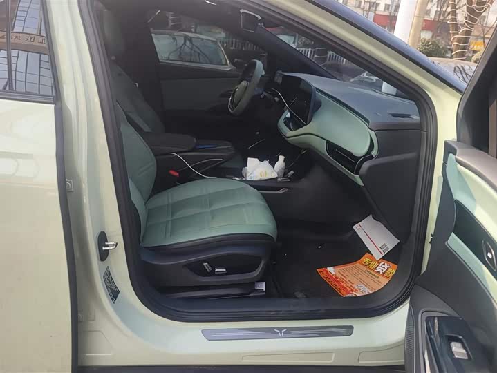 Фото 8 - Hongqi EH7