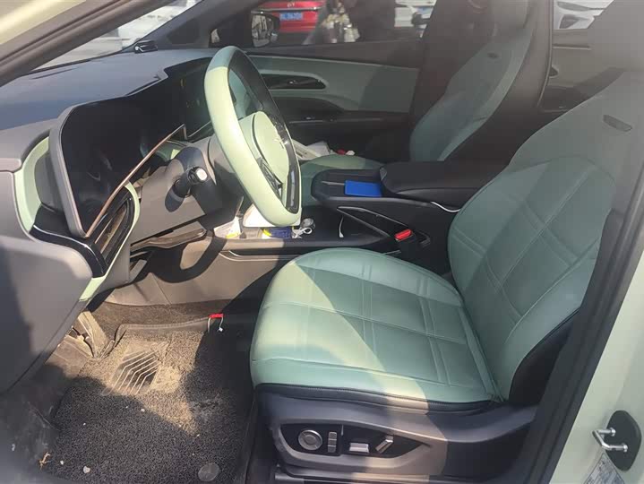 Фото 9 - Hongqi EH7