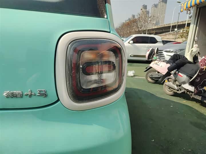 Фото 8 - Bestune Pony