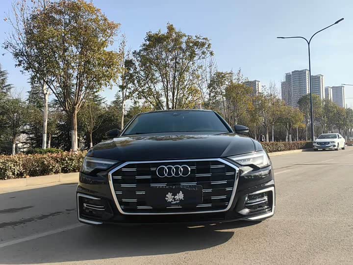 Фото 2 - Audi A6L