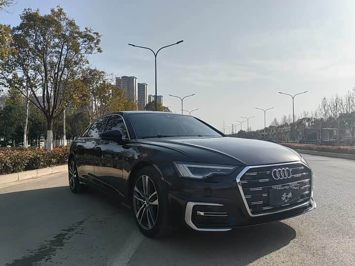 Фото 3 - Audi A6L