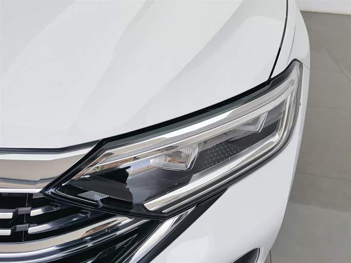 Фото 7 - Volkswagen Sagitar L