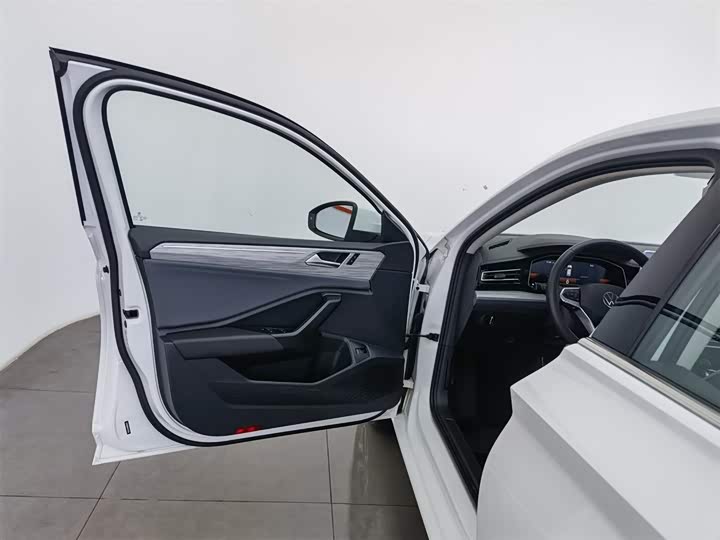 Фото 8 - Volkswagen Sagitar L