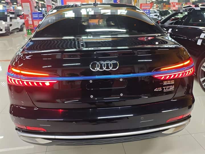 Фото 6 - Audi A6L