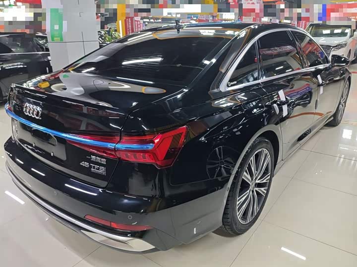 Фото 7 - Audi A6L