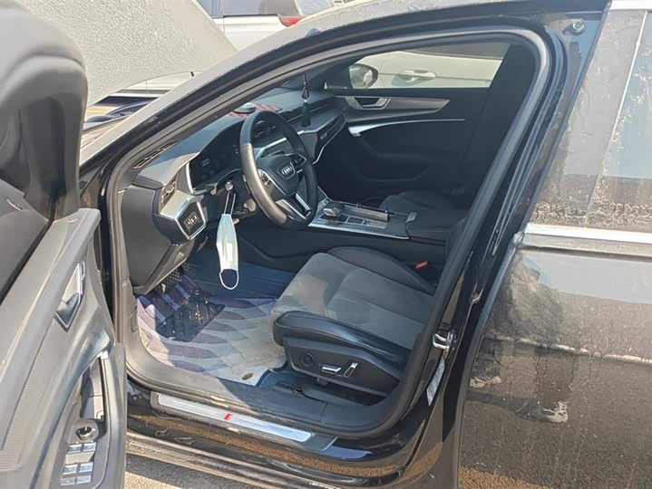 Фото 9 - Audi A6L