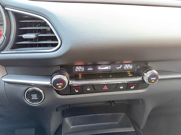 Фото 8 - Mazda CX-30