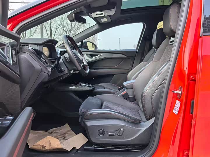 Фото 5 - Audi Q5 e-tron