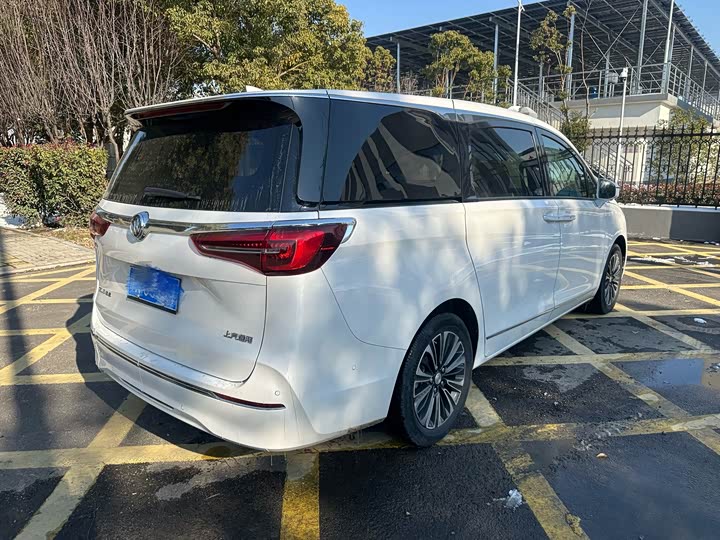 Фото 6 - Buick GL8 ES