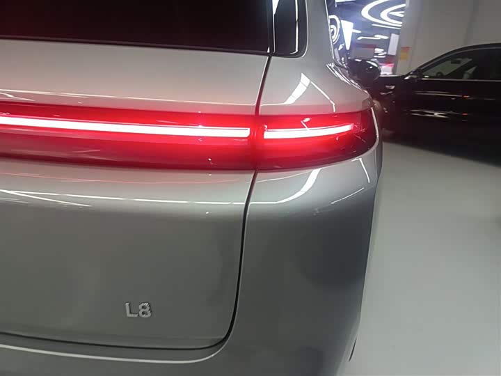 Фото 8 - LiXiang L8