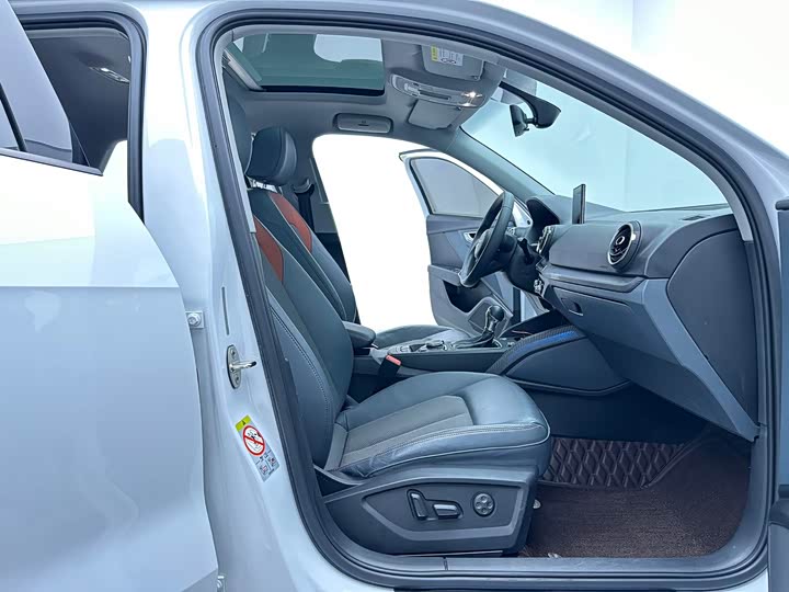 Фото 9 - Audi Q2L