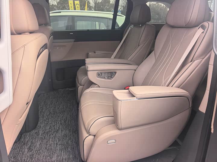 Фото 3 - XPeng X9