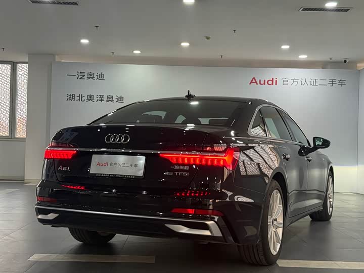 Фото 3 - Audi A6L