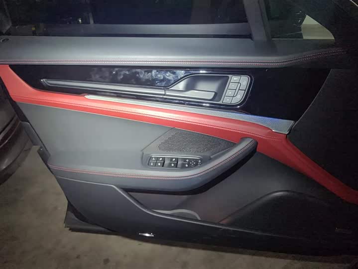 Фото 7 - Porsche Panamera