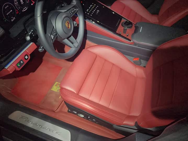 Фото 9 - Porsche Panamera