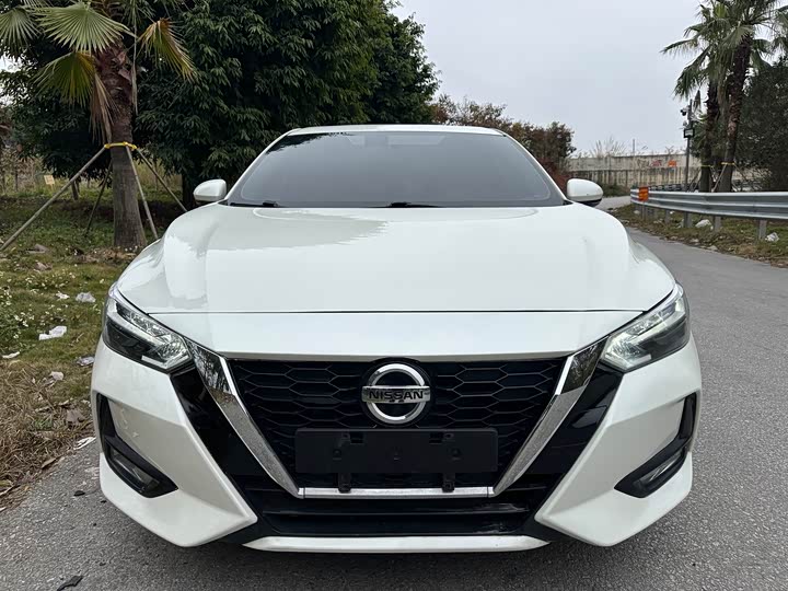 Фото 2 - Nissan Sylphy