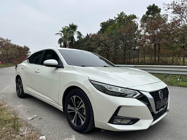 Фото 3 - Nissan Sylphy