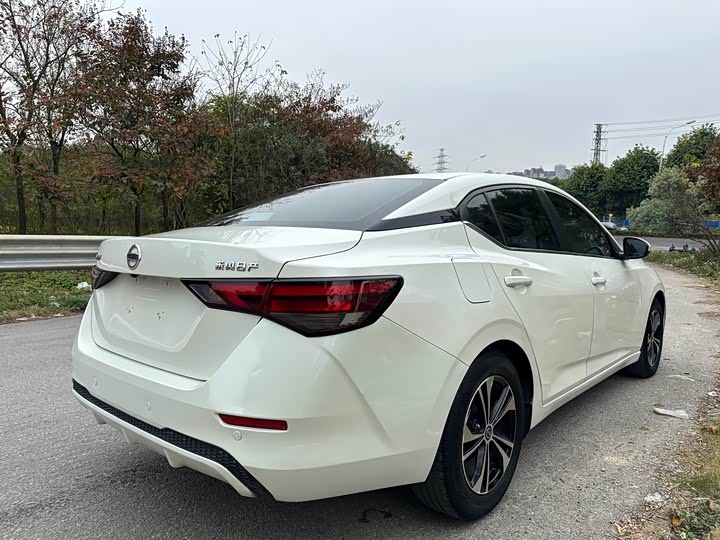 Фото 4 - Nissan Sylphy