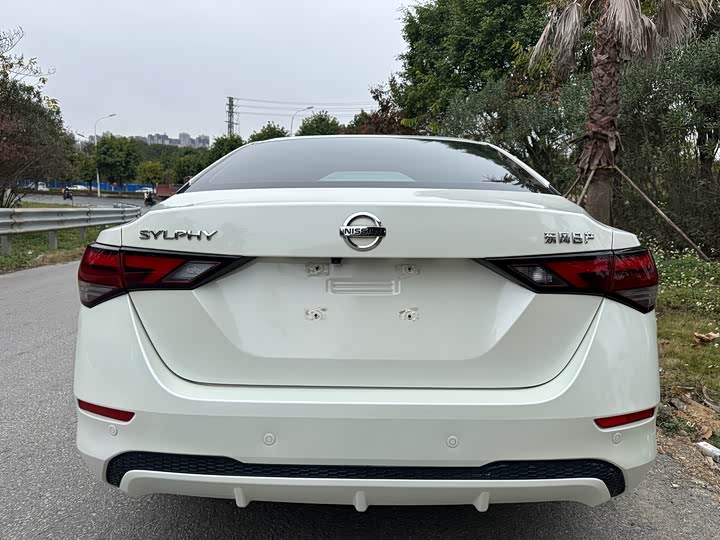Фото 5 - Nissan Sylphy