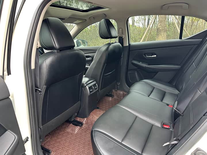 Фото 9 - Nissan Sylphy