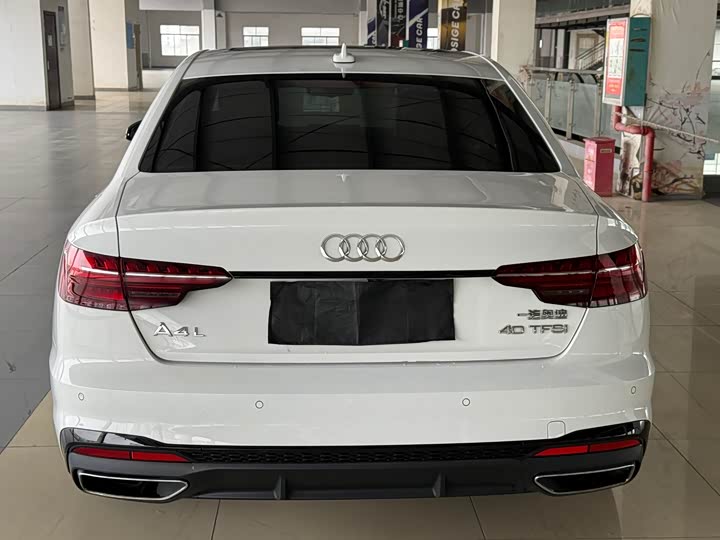 Фото 4 - Audi A4L