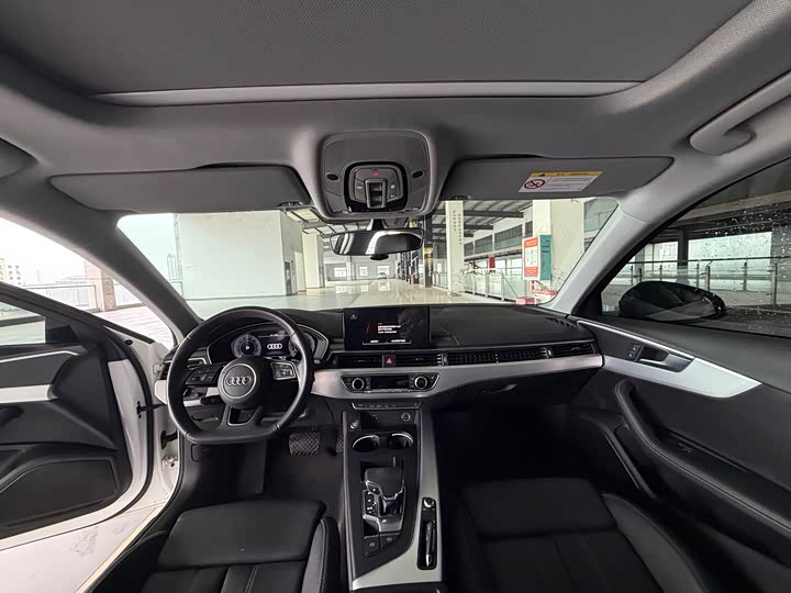 Фото 8 - Audi A4L