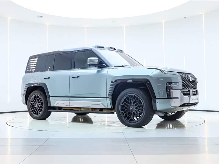 Фото 2 - BYD Yangwang U8