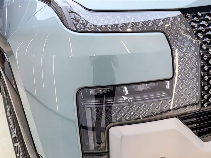 Фото 9 - BYD Yangwang U8