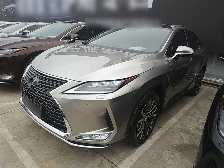 Фото 2 - Lexus RX