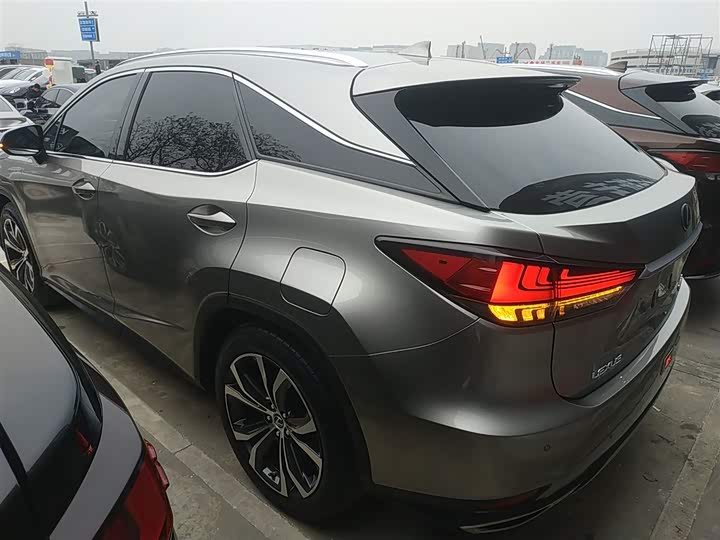 Фото 5 - Lexus RX