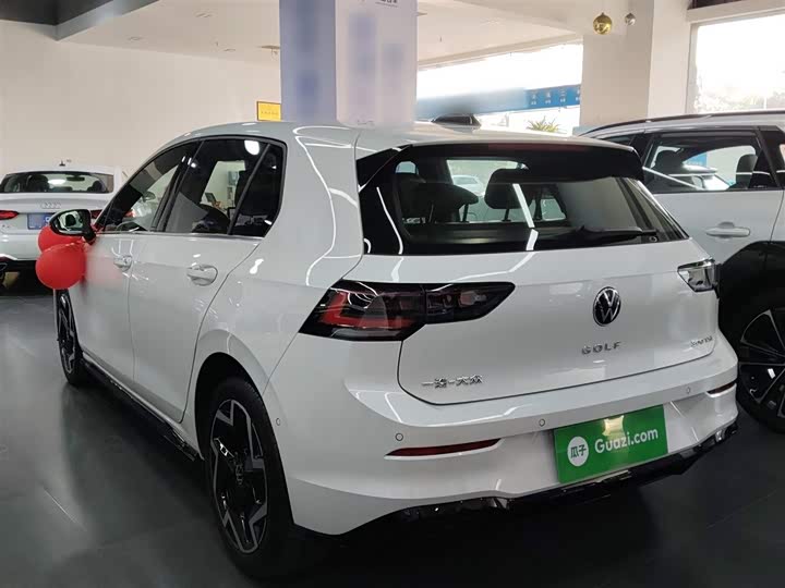 Фото 5 - Volkswagen Golf