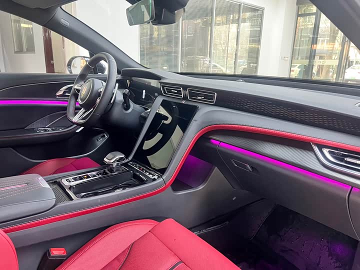 Фото 5 - Hongqi H6