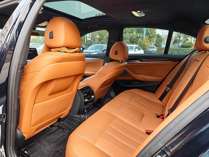 Фото 5 - BMW 5 Series