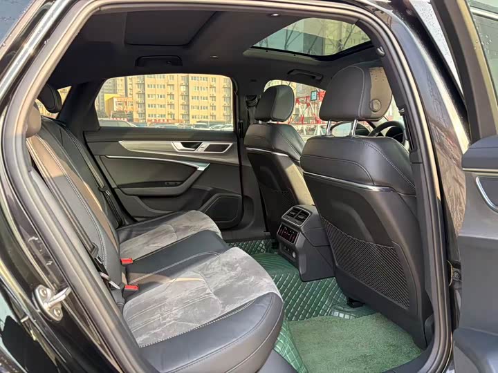 Фото 5 - Audi A6L