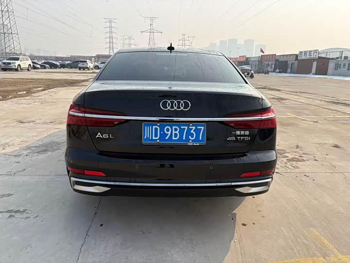 Фото 7 - Audi A6L