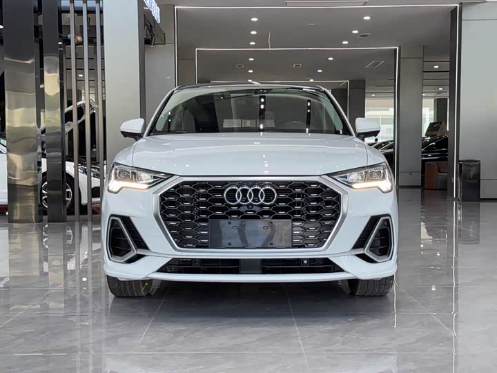 Фото 2 - Audi Q3