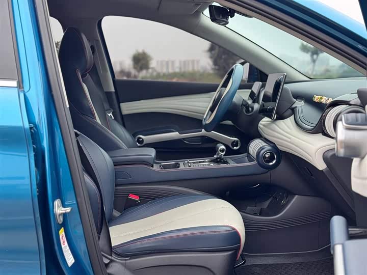 Фото 8 - BYD Yuan Plus