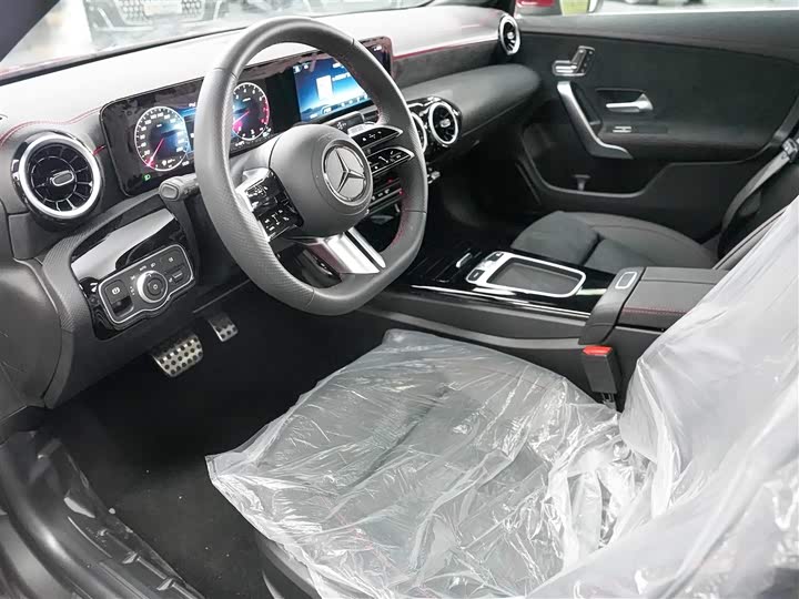 Фото 8 - Mercedes-Benz CLA-Class