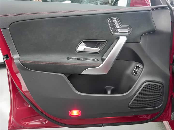 Фото 9 - Mercedes-Benz CLA-Class