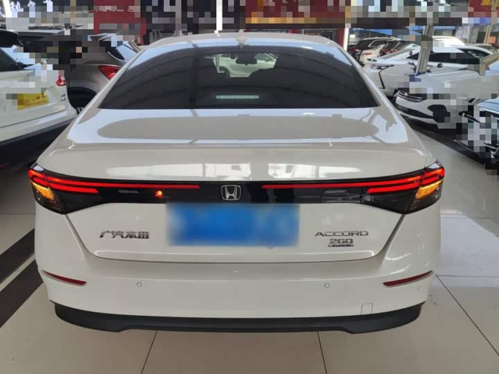 Фото 6 - Honda Accord