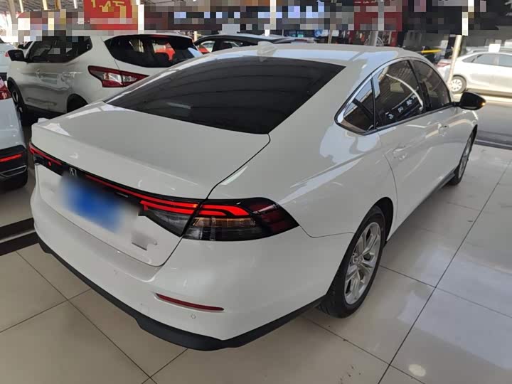 Фото 7 - Honda Accord